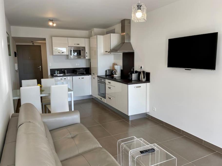 17 - Appartement Neuf, Parking Terrasse Et Jolie Vue Bandol Exteriér fotografie